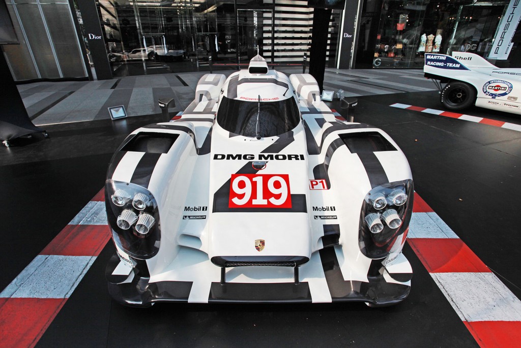 919